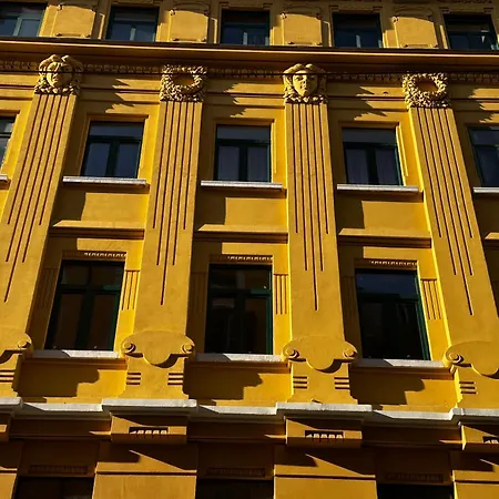 Garibaldi Luxury Apartmán *