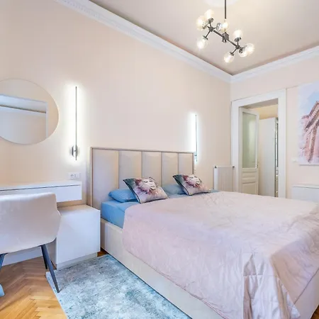 Garibaldi Luxury Apartmán *